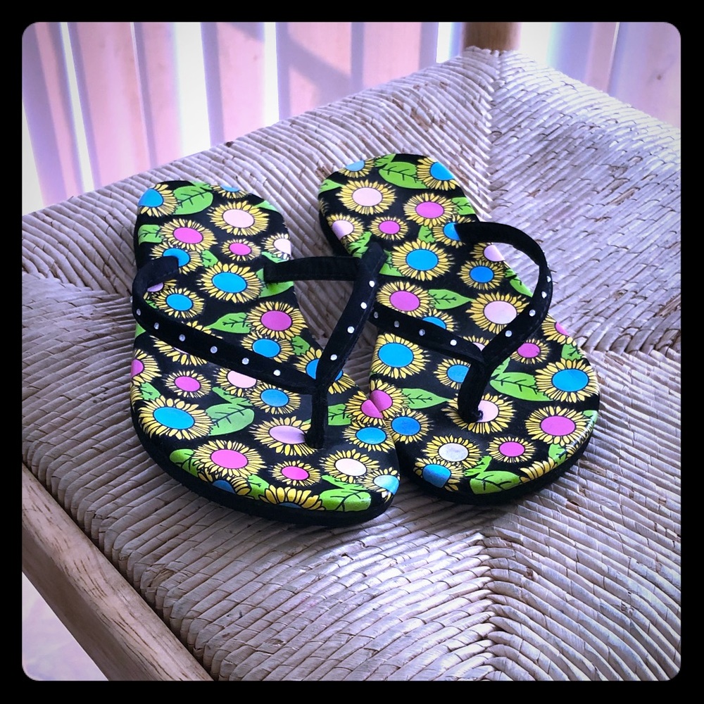 Girls flower flip flops